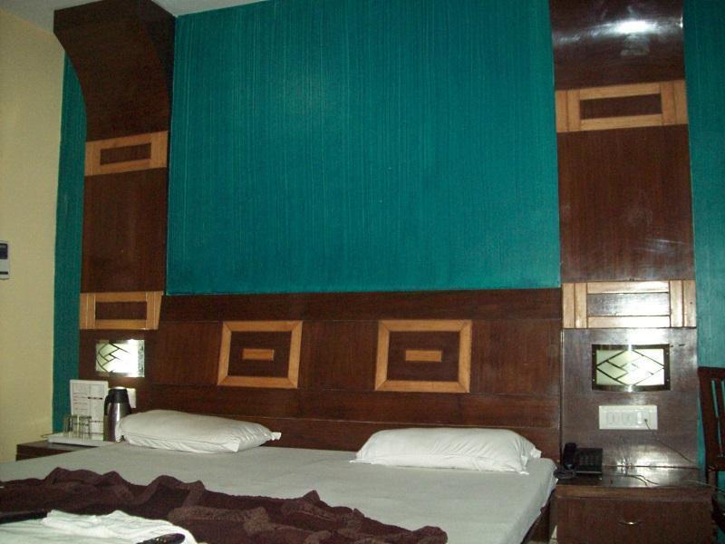 Hotel Golden Gate Nueva Delhi Exterior foto
